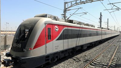 بـ50%.. النقل تعلن تخفيض اشتراكات وأسعار تذاكر القطار الكهربائي