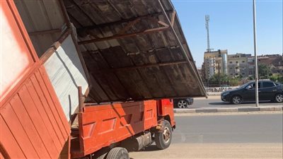 حي ثالث بالإسماعيلية يشن حملة مكبرة لإزالة الإشغالات والتعديات | صور