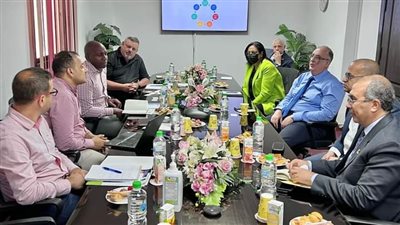 شيفرون وبتروسيف تبحثان سبل تعزيز التعاون