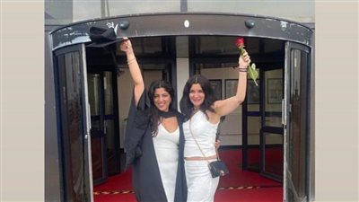 غادة عادل تحتفل بتخرج ابنتها 