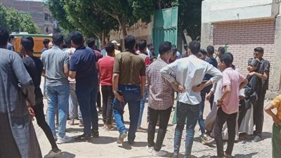 بث مباشر | الحزن يخيم على طلاب الثانوية العامة بالغربية لصعوبة امتحاني الفيزياء والتاريخ