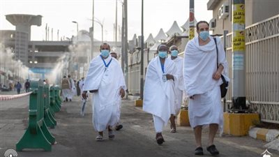 الحجاج يتوافدون إلى مشعر منى لقضاء يوم التروية | فيديو