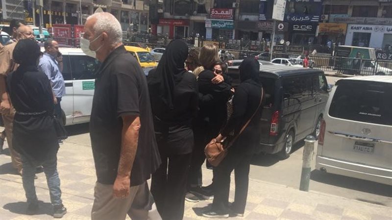 جنازة والدة المطربة