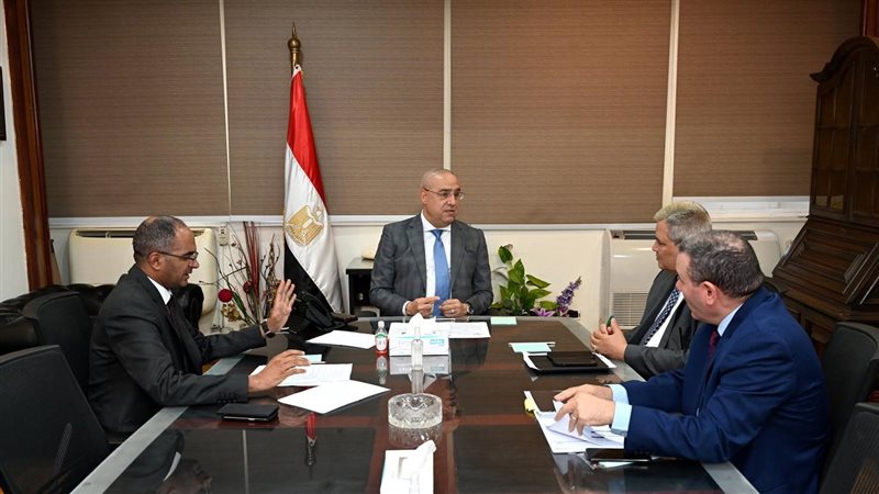 اجتماع وزير الإسكان