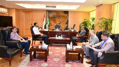 محافظ الفيوم: زيادة منافذ بيع اللحوم المدعمة للسيطرة على جنون الأسعار