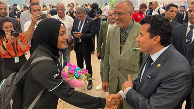 رسالة وزير الرياضة إلى بطلة رفع الأثقال بعد إنجاز دورة البحر المتوسط
