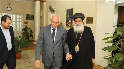 محافظ الجيزة يستقبل وفدا من الكنيسة للتهنئة بعيد الأضحى