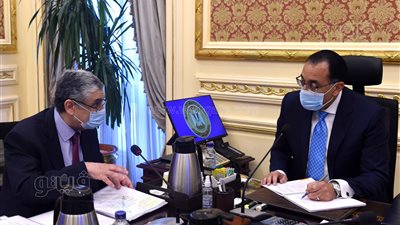 رئيس الوزراء يتابع موقف تنفيذ عدد من المشروعات في قطاع الكهرباء