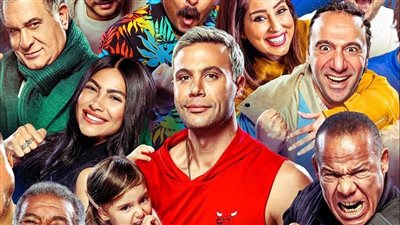 محمد إمام يصل إلى العرض الخاص لفيلم عمهم | فيديو