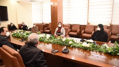 محافظ بورسعيد يستقبل 3 من أبناء الباسلة بعد شفائهم من كوروناl صور