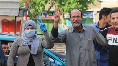 بالشيكولاتة والزغاريد.. استقبال ممرضة وطفلتها بعد شفائهن من كورونا بالدقهلية l صور