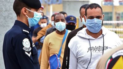 مصريون بالكويت: أوضاعنا صعبة جدا.. ونناشد الرئيس السيسي إعادتنا لمصر