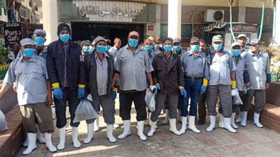 حي المناخ يبورسعيد: توزيع ملابس وأدوات وقاية من كورونا على عمال النظافة l صور