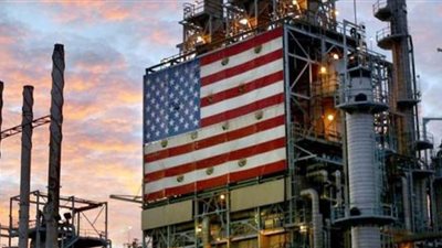 ضربات تحت الحزام.. كل ما تريد فهمه عن انهيار أسعار النفط الأمريكي