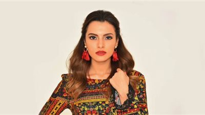 كارمن سليمان تغني بالهندي في شم النسيم | فيديو