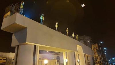 الإسكان: تركيب الكمرات المعدنية لكوبري تقاطع محور ترعة الزمر مع شارع الهرم بالجيزة