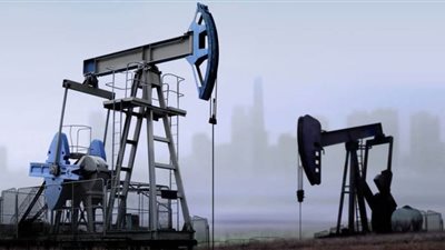 انخفاص سعر النفط.. العقود الآجلة لخام غرب تكساس الوسيط لشهر مايو تهبط لأقل من الصفر