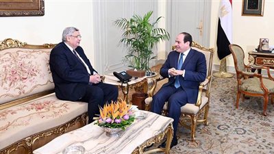 مستشار الرئيس للصحة: نستخدم بلازما المتعافين في علاج كورونا.. وندرس عدد ساعات الحظر في رمضان