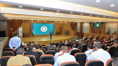 محافظ الدقهلية يحذر العاملين بالديوان من سوء معاملة المواطنين | صور