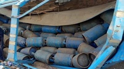 انقلاب سيارة ''أنابيب غاز'' على طريق زفتي دون إصابات | صور