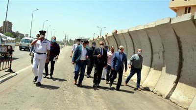 محافظ ومدير أمن القليوبية يفتتحان طريق الرياح التوفيقى ببنها