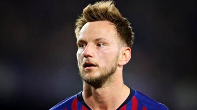 نابولي الإيطالي يزاحم 3 أندية للتعاقد مع راكيتيتش