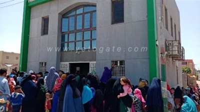 زحام وتكدس مستحقي 