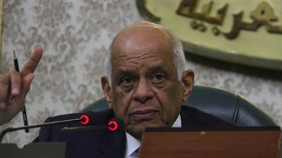 علي عبدالعال: أي ربة منزل تستطيع بمتر قماش صناعة الكمامات