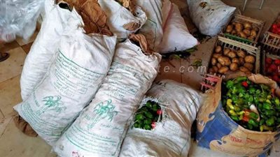 مساعدات غذائية وطبية لأهالي 