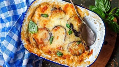 طريقة عمل مسقعة الدجاج بالبشاميل