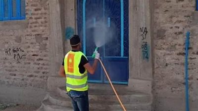 تطهير 1675 منشأة و187 شارع و30 موقف أجرة وموقعين للعمل فى 8 مدن بقنا