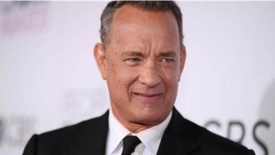 توم هانكس يتبرع بدمائه هو وزوجته للأبحاث الطبية بأمريكا للعثور علي لقاح لفيروس كورونا