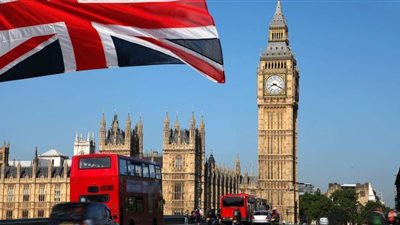 هدية غير متوقعة تخص زوجته تبكي رجلا كبيرا | فيديو