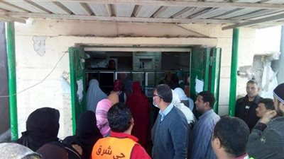 زحام على مكاتب البريد لصرف معاش تكافل وكرامة بالإسكندرية | صور