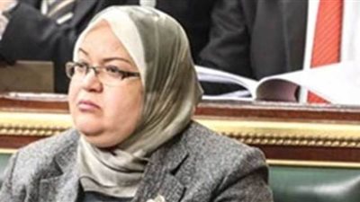 برلمانية تطالب بتعديل الدستور وفتح مدد الرئاسة