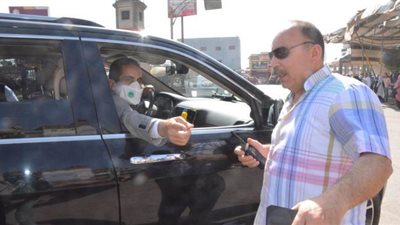 محافظ الغربية يتابع انتظام صرف مرتبات ومعاشات المواطنين