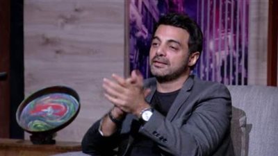 ‏‎‎عمرو محمود ياسين يرد على اتهامات بسرقة فكرة مسلسل نحب تاني ليه