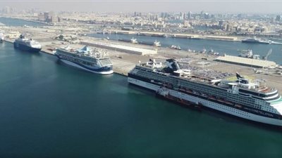 دبي تستقبل 39 ألف سائح على متن 13 سفينة عالقة وسط مخاوف من كورونا