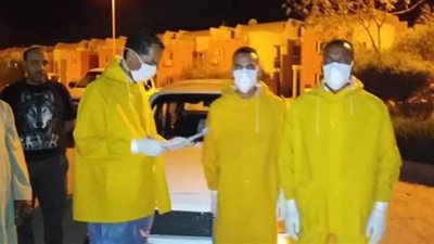 فرق الطب الوقائي بقنا تتابع المخالطين في 4 مناطق | صور