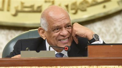 عبد العال يهنئ السيسي بذكرى تحرير سيناء: رفعنا أعلام السيادة على الأرض الغالية