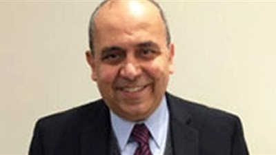 وفاة طبيب مصري بكورونا في بريطانيا.. وصحف إنجليزية تشيد بشجاعته