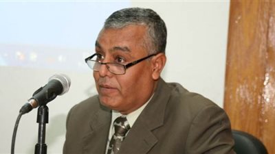 رئيس جامعة جنوب الوادي يقرر التدريب عن بعد بمركز تنمية القدرات