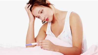 هل صيام الحامل يؤثر فى جنينها.. استشاري يُجيب