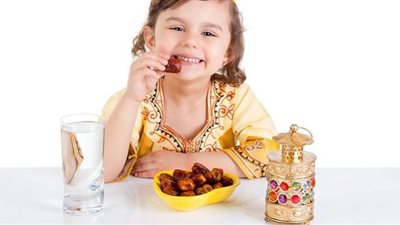 أطفال ممنوعون من صيام شهر رمضان