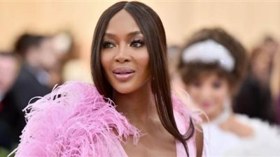 ناعومي كامبل تكشف سر رشاقتها ونظامها الغذائي.: وجبة واحدة في اليوم