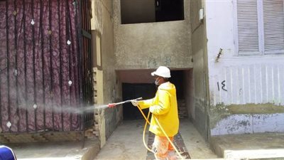 30 صورة ترصد استمرار أعمال التعقيم في بورسعيد بـ 14 طاقما فنيا 