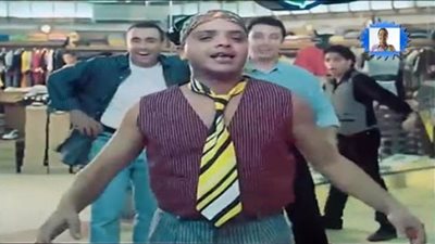 السقا يهدي هنيدي بدلة صعيدي في الجامعة الأمريكية بعد 22 سنة |فيديو