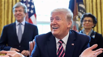 النكتة القاتلة.. قصة اقتراح ترامب لحقن مصابي كورونا بمواد مطهرة