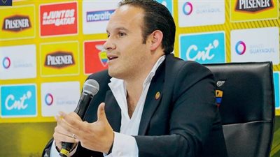 إقالة رئيس الاتحاد الإكوادوري بسبب انتهاكات مستمرة أبرزها راتب كرويف