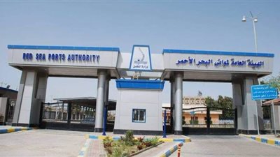 إعادة فتح موانئ بورتوفيق والزيتيات ونويبع بعد تحسن الأحوال الجوية